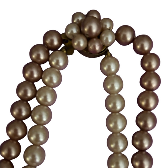 1950s Vintage double strand graduated faux Pearl Necklace in brown and Chapagne - Picture 2 of 3